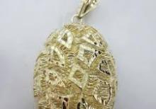 Qadınlar üçün qızıl əşyalar