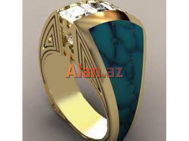 Qadın qızıl zinət əşyaları