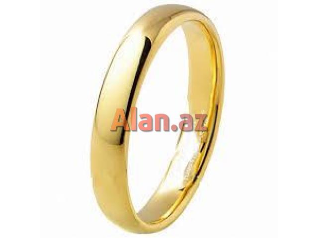 Qadın qızıl zinət əşyaları