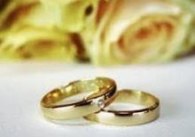 Qadın qızıl zinət əşyaları