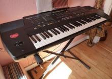 Sintezator Roland E 86.