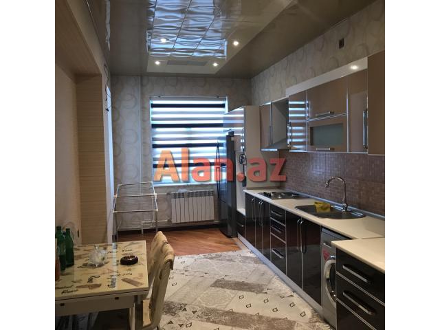 Yeni Yasamal qes. yeni Bravo marketin yani, metroya 2 ostanovka.