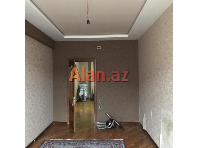 Yeni Yasamal qes. yeni Bravo marketin yani, metroya 2 ostanovka.