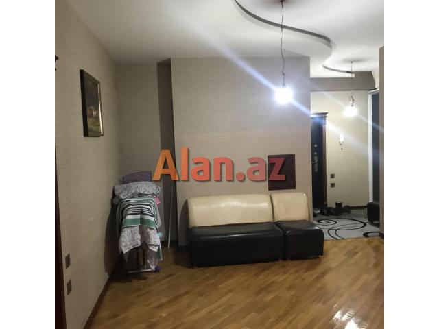 Yeni Yasamal qes. yeni Bravo marketin yani, metroya 2 ostanovka.