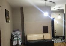 Yeni Yasamal qes. yeni Bravo marketin yani, metroya 2 ostanovka.