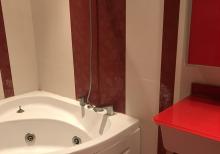 Yeni Yasamal qes. yeni Bravo marketin yani, metroya 2 ostanovka.