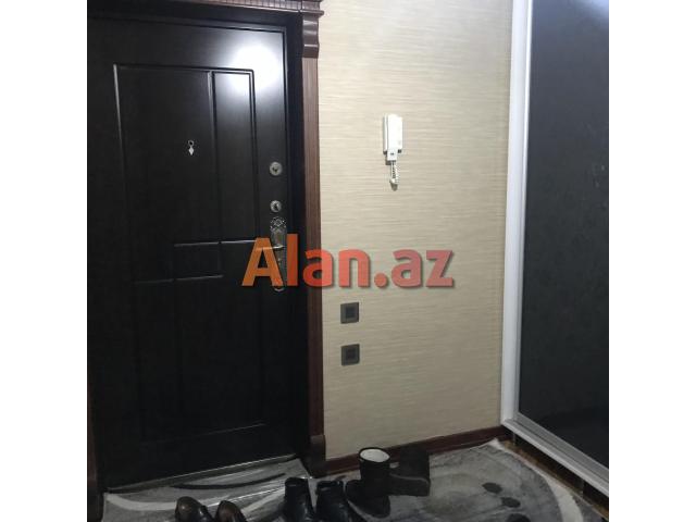 Yeni Yasamal qes. yeni Bravo marketin yani, metroya 2 ostanovka.