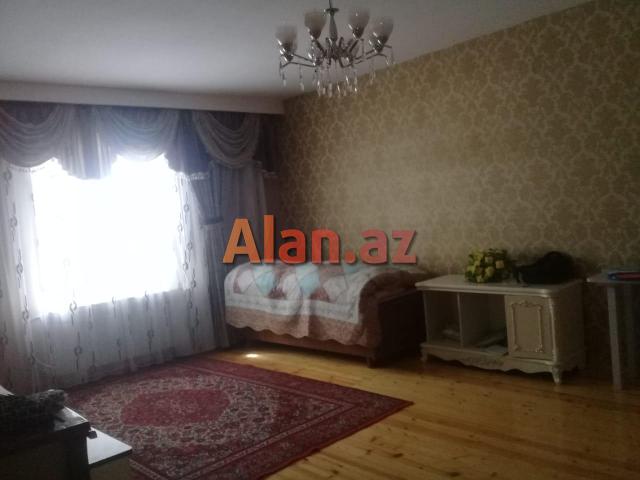 Müşviqabadda temirli eşyalı bağ evi satılır