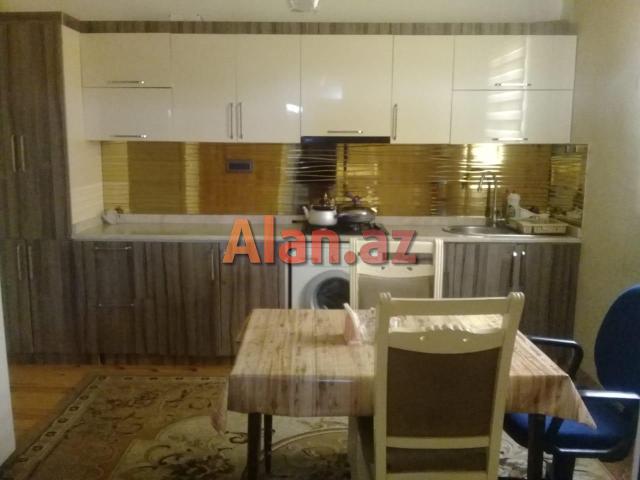 Müşviqabadda temirli eşyalı bağ evi satılır