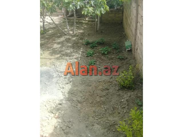 Müşviqabadda temirli eşyalı bağ evi satılır