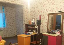 Salona usta teleb olunur