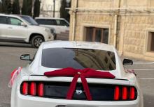 Ford Mustang bey gelin toy masini sifarisi