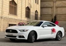 Ford Mustang bey gelin toy masini sifarisi