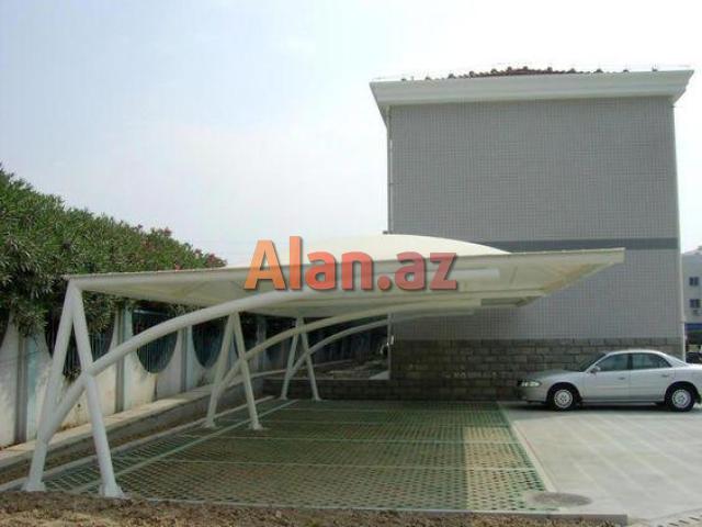 Maşını gündən qoruyan kölgəlik