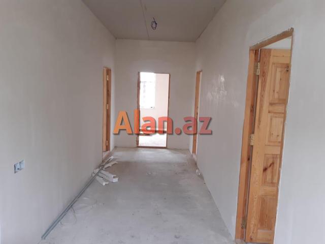 Qubanın Amsar kəndində həyət evi satılır