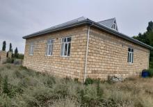 Qubanın Amsar kəndində həyət evi satılır