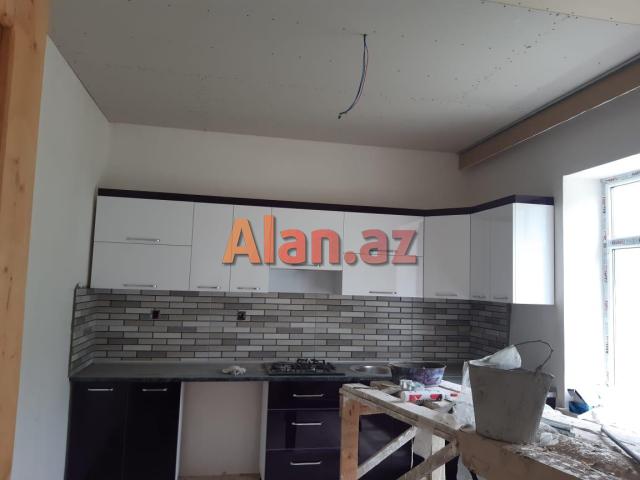 Qubanın Amsar kəndində həyət evi satılır