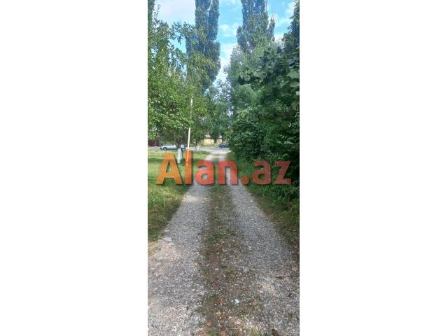 Qusarın Bədirqala kəndində həyətyanı torpaq sahəsi satılır