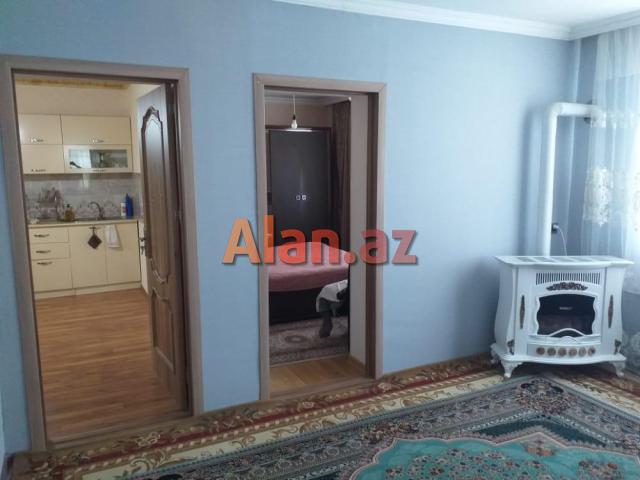 Qubanın Dəvədabanı yaşayış massivində ev satılır