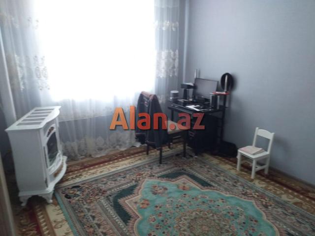 Qubanın Dəvədabanı yaşayış massivində ev satılır