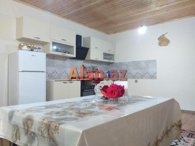 Qubanın Dəvədabanı yaşayış massivində ev satılır