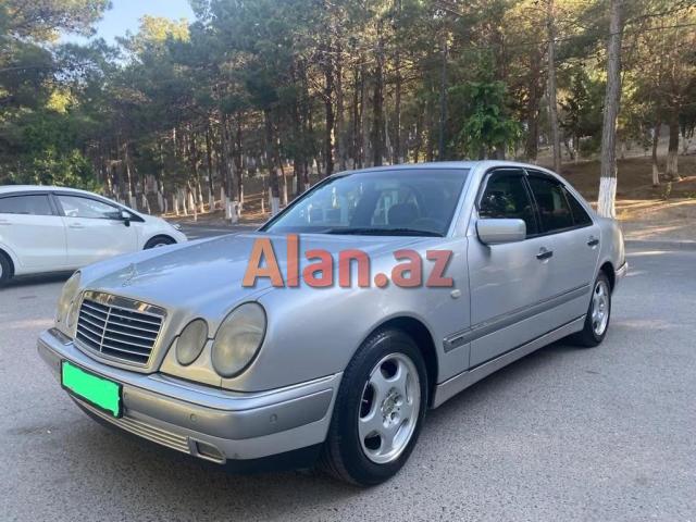 Mercedes E-240
