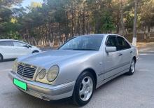 Mercedes E-240