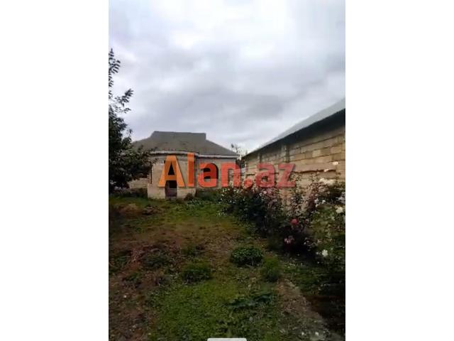 Qebelenin merkezinde torpaq