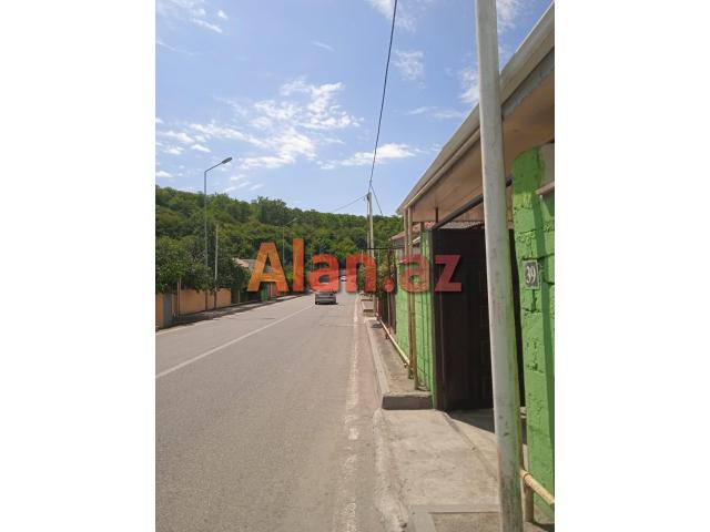 Qusarda həyət evi satılır