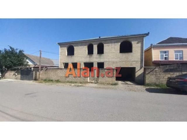 Həyət evi satılır