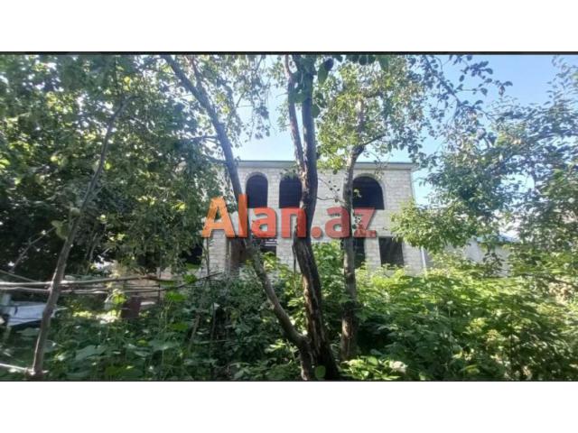 Həyət evi satılır