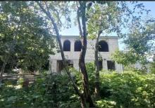 Həyət evi satılır