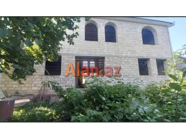 Həyət evi satılır