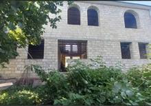 Həyət evi satılır