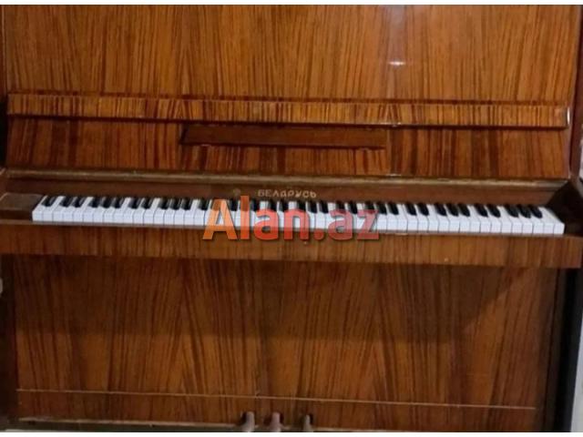 Belarus Pianosu Satılır 3Pedallıdır