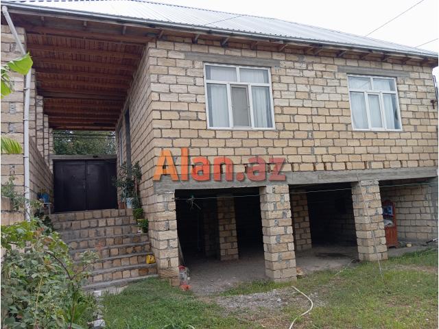 Şəkidə ev satılır