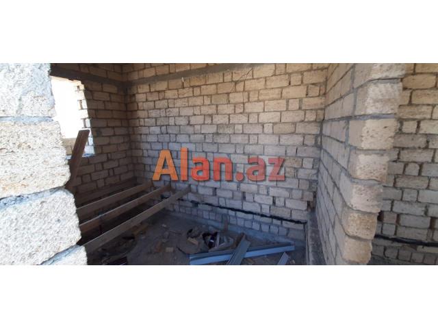 tecili 3 otaqli heyet evi satilir