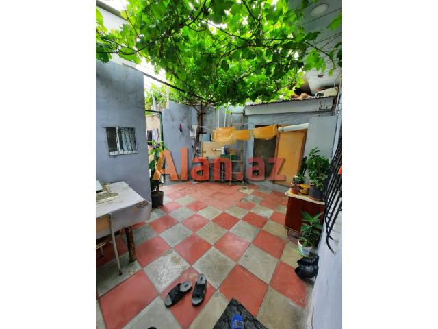 Bineqedi qesebesinde 2 otaqli heyet evi satilir