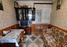 Bineqedi qesebesinde 2 otaqli heyet evi satilir