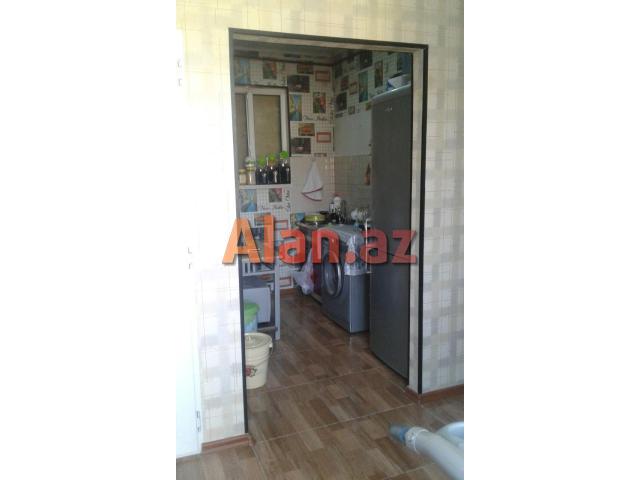 Bineqedi qesebesinde 2 otaqli heyet evi satilir