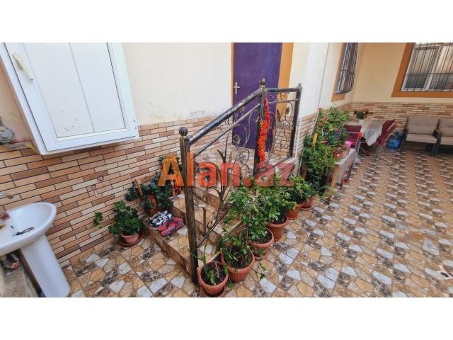 Xırdalan şəhərində həyət evi üç otaq.