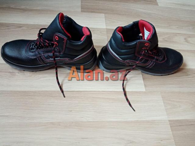 İşçi ayaqqabısı