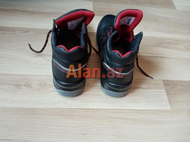 İşçi ayaqqabısı