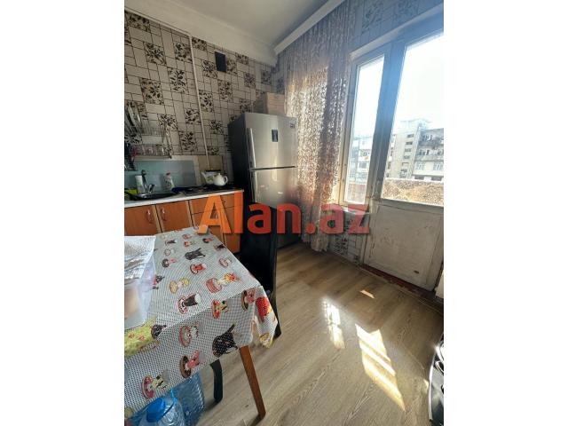 Ehmedli Metro yani 2 otaqli Menzil satilir.