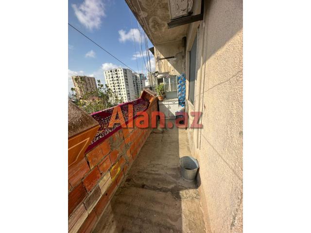 Ehmedli Metro yani 2 otaqli Menzil satilir.