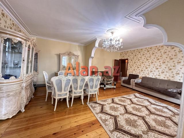 Kohne Gunesli qes. 5 otaqdan 4 otaga duzelme menzil Esyalarla birge satilir.