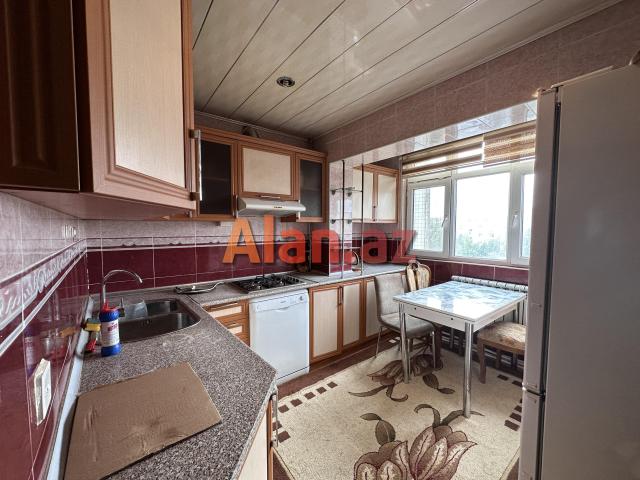 Kohne Gunesli qes. 5 otaqdan 4 otaga duzelme menzil Esyalarla birge satilir.