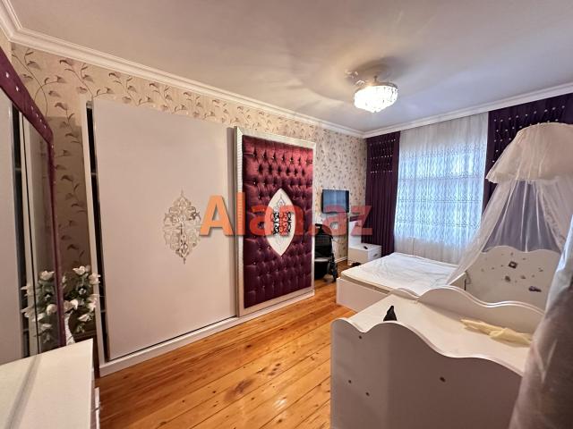 Kohne Gunesli qes. 5 otaqdan 4 otaga duzelme menzil Esyalarla birge satilir.