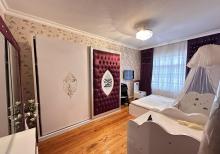 Kohne Gunesli qes. 5 otaqdan 4 otaga duzelme menzil Esyalarla birge satilir.