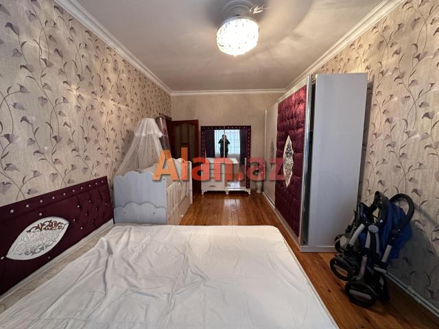 Kohne Gunesli qes. 5 otaqdan 4 otaga duzelme menzil Esyalarla birge satilir.